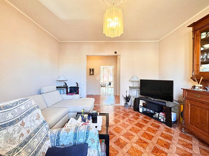 Appartamento con 5 locali in vendita in Piazza IV Novembre, Poggio A Caiano