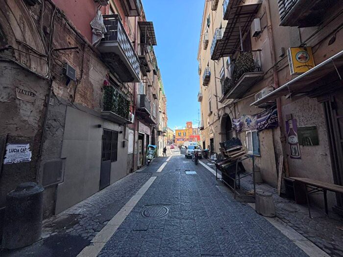 Appartamento con 5 locali in vendita in Corso Sirena, Barra, Napoli