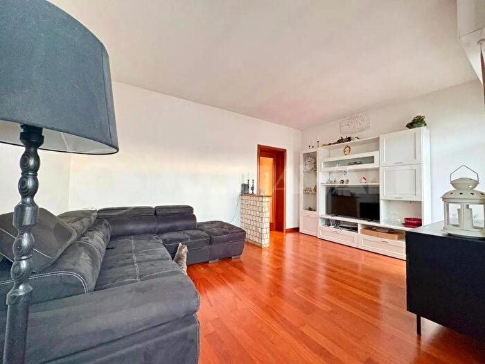 Appartamento con 6 locali in vendita in Via Rive Fontane, Pordenone