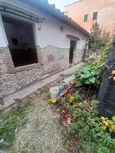 Casa trilocale in vendita in Pisa