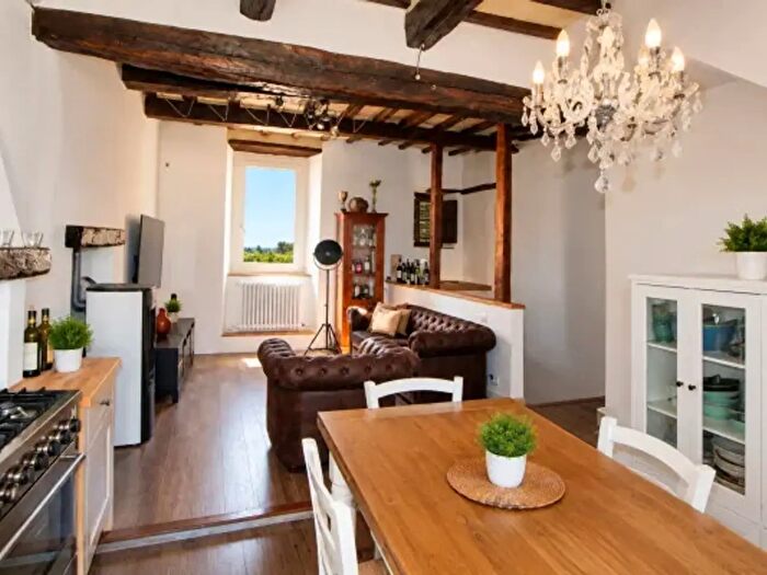 Casa con 6 locali in vendita in Monte Roberto