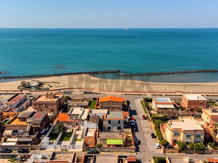 Appartamento bilocale in vendita in Via delle Chiglie, Fiumicino