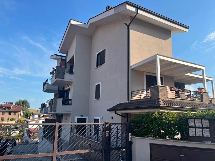 Appartamento quadrilocale in vendita in Via Marche, Fonte Nuova