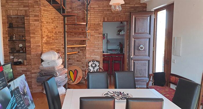 Appartamento con 8 locali in affitto in Manciano