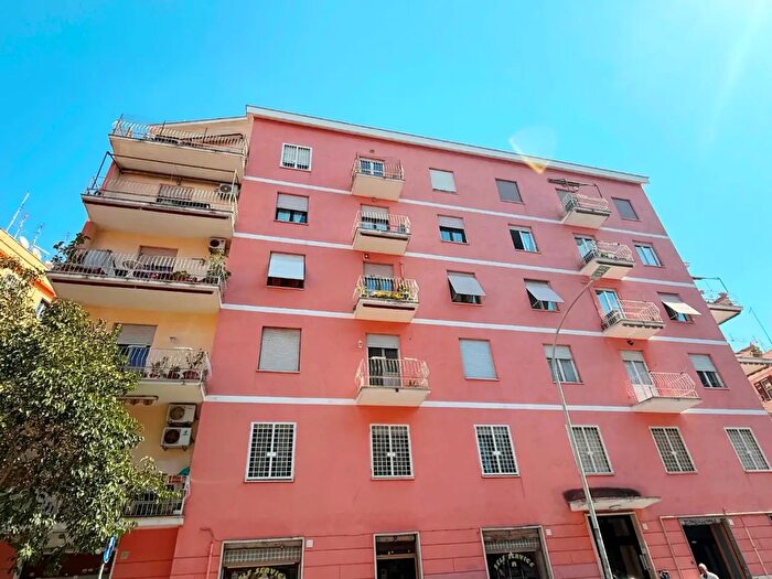 Appartamento bilocale in vendita in Via Raffaele Balestra, Roma