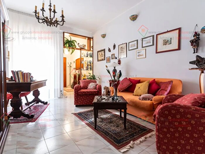 Appartamento trilocale in vendita in Siracusa