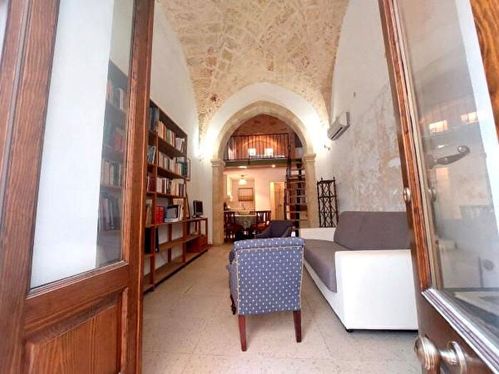 Appartamento con 6 locali in vendita in Via Vito Reali, Tricase