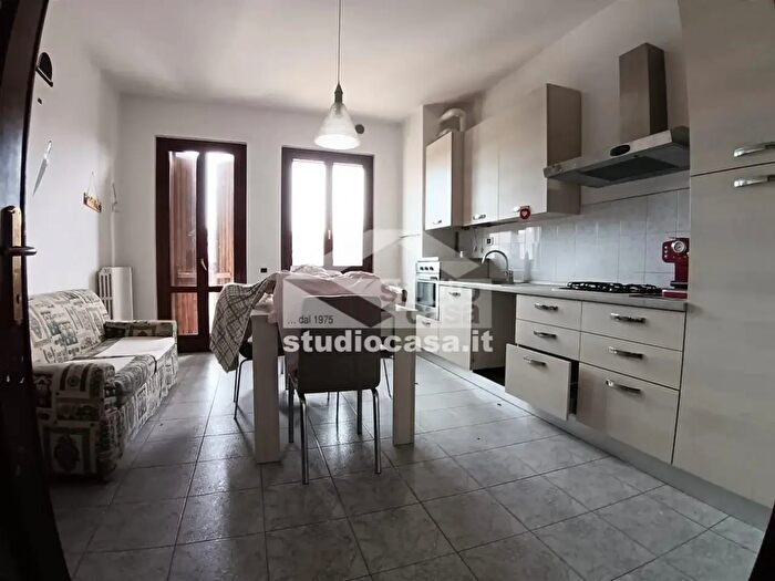 Appartamento trilocale in vendita in Via Roma, Casaletto Vaprio