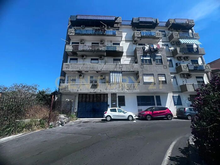 Appartamento trilocale in vendita in Via Cefalù, Misterbianco