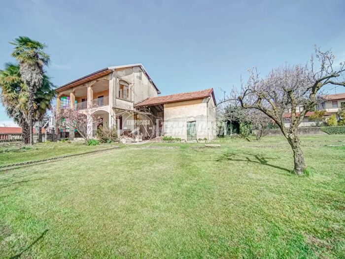 Casa in vendita in Via San Eurosia, Sumirago