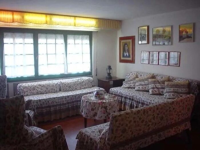 Casa con 11 locali in vendita in Pietrasanta