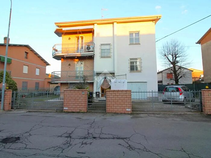 Casa con 5 locali in vendita in Via Pascoli, Rio Saliceto