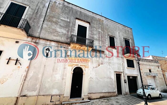 Casa con 7 locali in vendita in Piazza Plebiscito, Salice Salentino