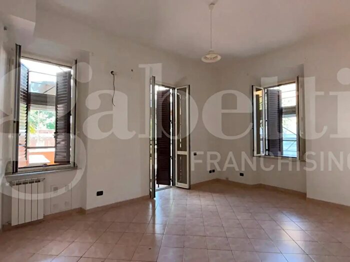 Appartamento trilocale in affitto in Via Santa Croce in Gerusalemme, Roma