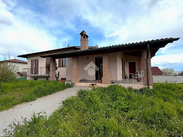 Casa quadrilocale in vendita in Via Kennedy, Borgo San Giacomo