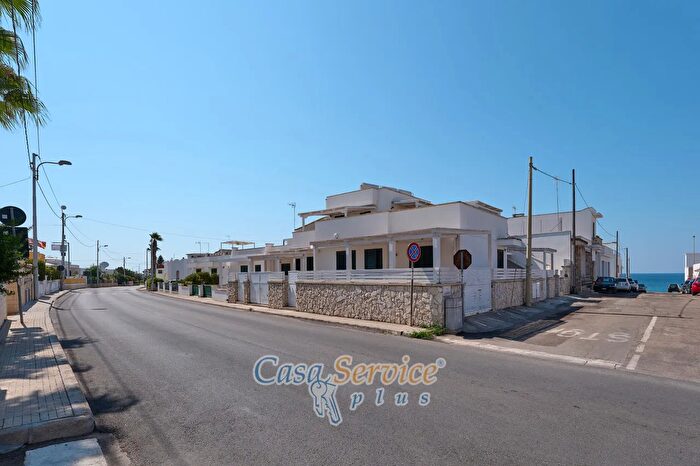 Casa con 15 locali in vendita in Via Taormina, Taviano