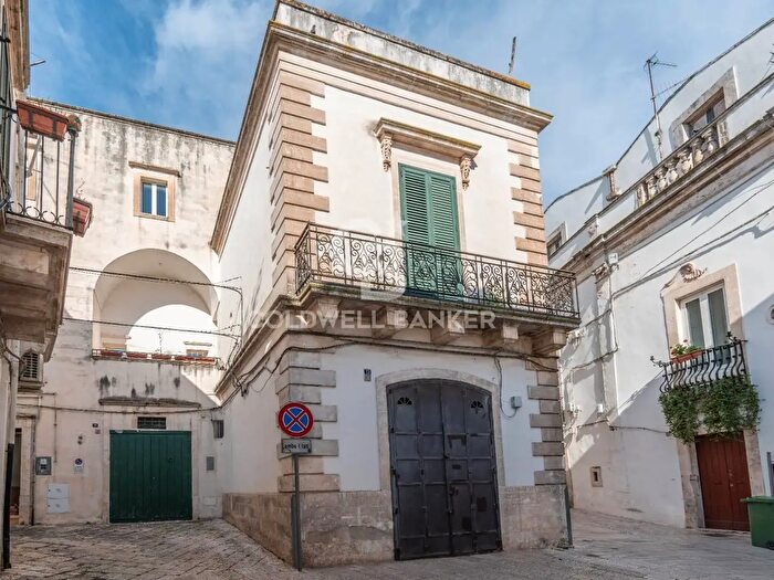Casa con 12 locali in vendita in Via Machiavelli, Martina Franca