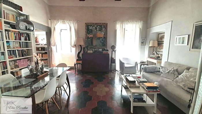 Appartamento con 6 locali in vendita in Via Roma, Portoferraio