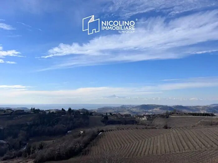 Appartamento trilocale in vendita in Via Roma, Roddino