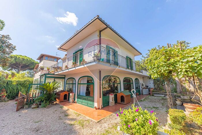 Casa con 5 locali in vendita in Via Madonna degli Angeli, Velletri