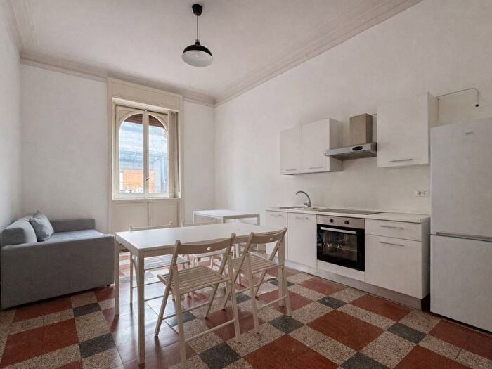 Appartamento trilocale in affitto in Via Spalato, Isola, Milano