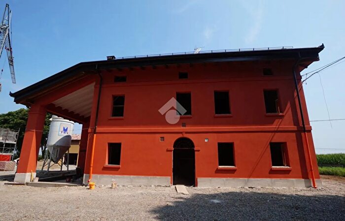 Casa quadrilocale in vendita in Str Corletto Sud, Modena