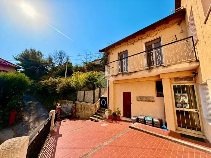 Appartamento trilocale in vendita in Salita Madonna di Fatima, Albenga