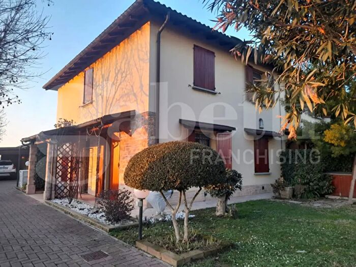 Casa con 6 locali in vendita in Via Stelloni Levante, Calderara Di Reno