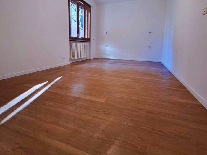 Appartamento trilocale in affitto in Via Dei Serpenti, Monti, Roma