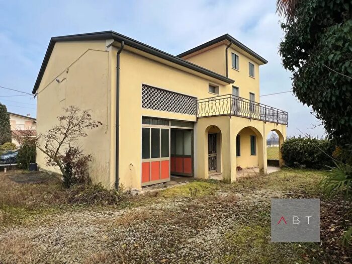 Casa quadrilocale in vendita in Tombolo