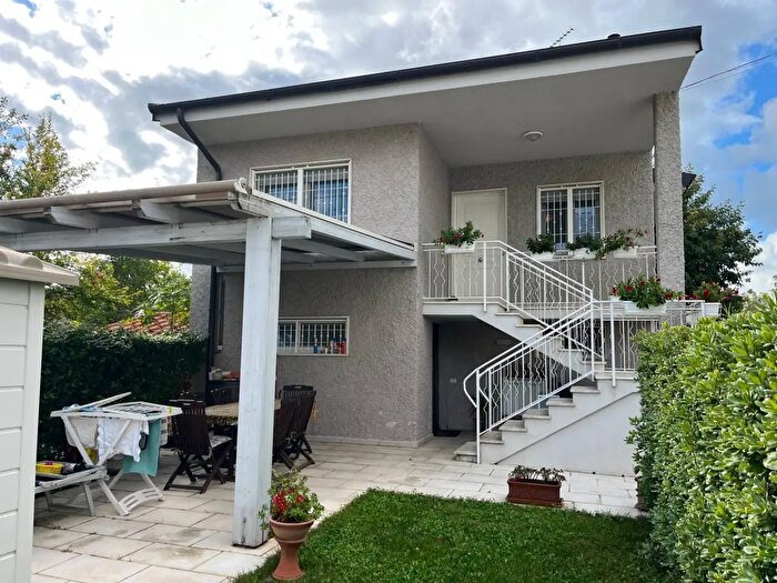 Casa con 5 locali in vendita in del Serchio, Vecchiano