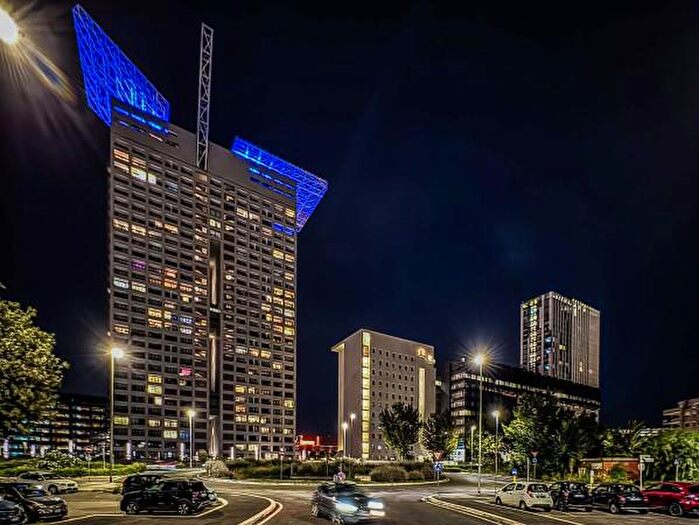 Appartamento con 5 locali in vendita in Viale Giorgio Ribotta, Roma