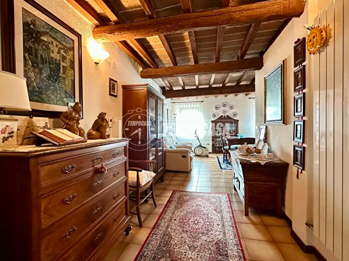 Appartamento trilocale in vendita in Via Umberto I, Pavullo Nel Frignano