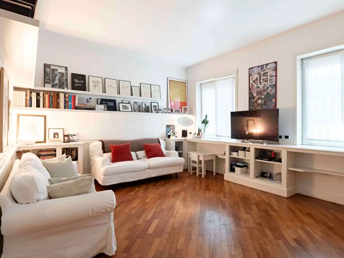 Appartamento trilocale in vendita in Via Alberto Mario, Milano