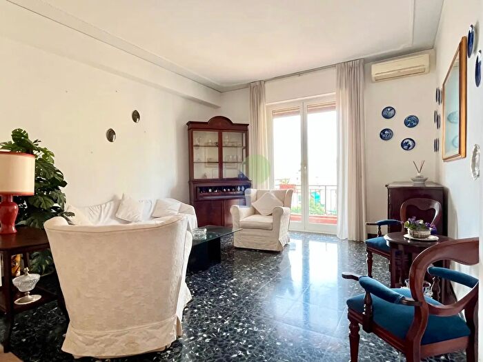 Appartamento con 5 locali in vendita in Via Alfredo Catalani, Livorno
