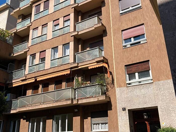 Appartamento bilocale in affitto in Via Jacopo Dal Verme, Isola, Milano