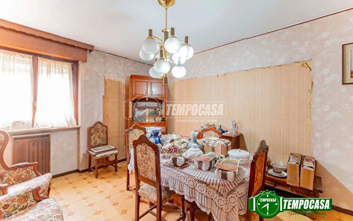 Appartamento con 5 locali in vendita in Via Viterbo, Milano