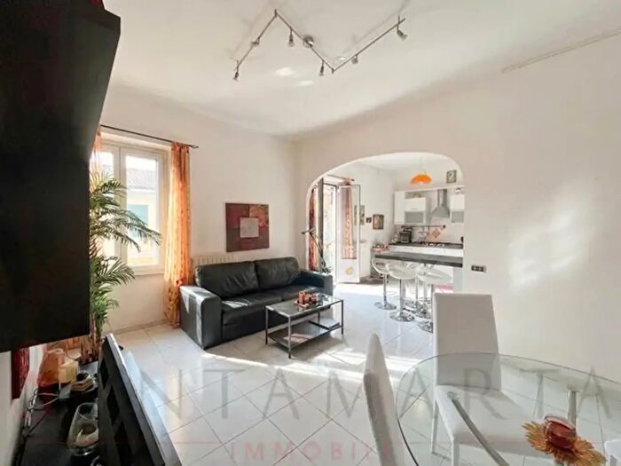 Appartamento trilocale in vendita in Via Giulio Uberti, Milano