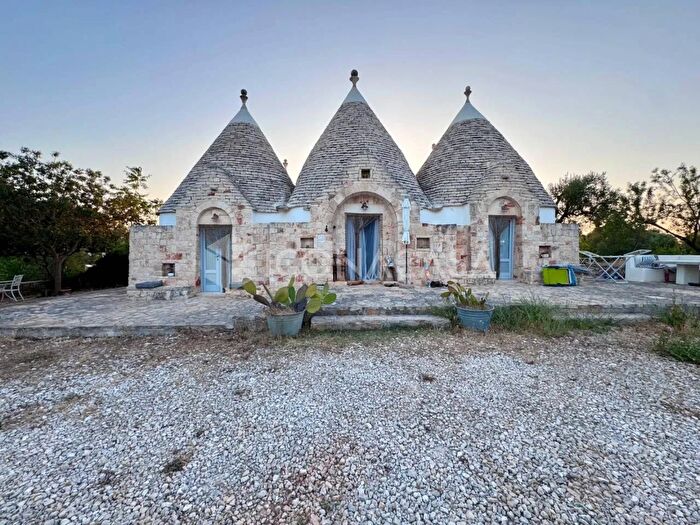 Appartamento con 6 locali in vendita in Strada Provinciale SNC, Ostuni