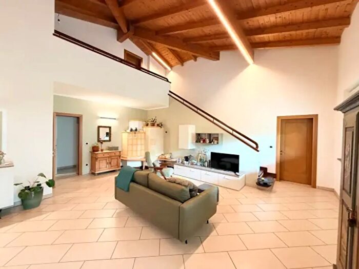 Casa con 6 locali in vendita in Pegognaga