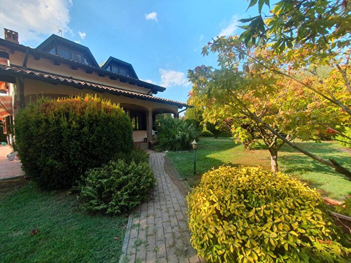 Casa con 6 locali in vendita in Via Benvenuto Cellini, Montale Rangone, Castelnuovo Rangone