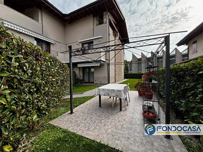 Appartamento trilocale in vendita in Via Attiraglio, Palazzolo SullOglio