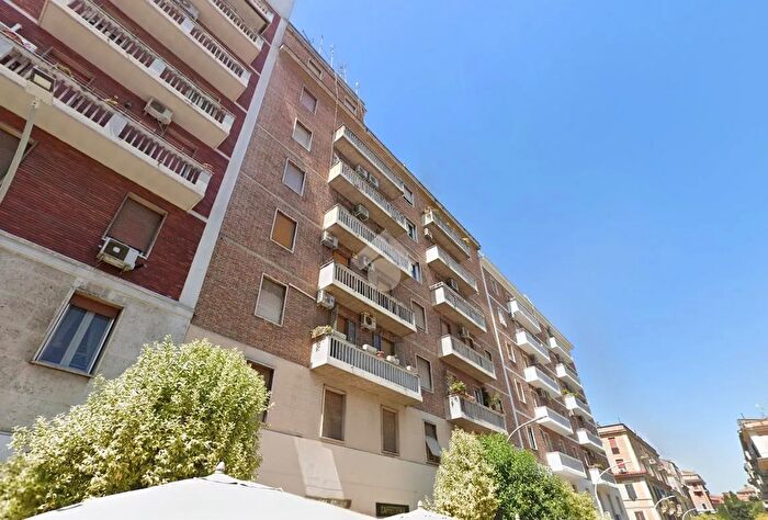 Appartamento quadrilocale in vendita in Via Amiterno, Roma