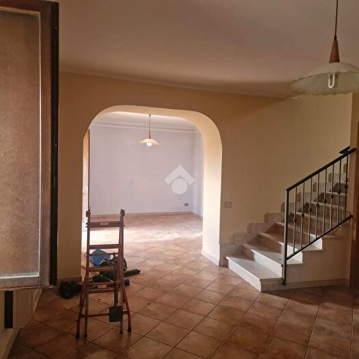 Casa trilocale in vendita in Via Consortile Vitulanese, Foglianise