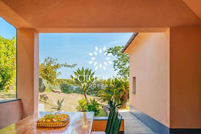 Casa con 6 locali in vendita in Arenzano