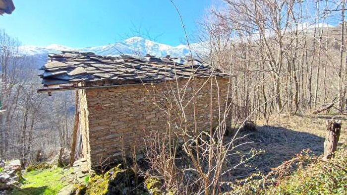 Casa bilocale in vendita in Via Ruera, Oncino