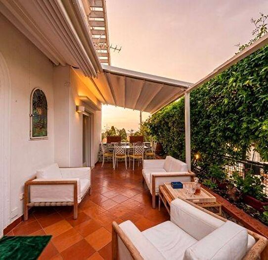 Appartamento trilocale in affitto in Via Ignazio Cerio, Centro, Capri