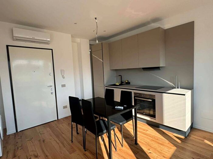 Appartamento bilocale in affitto in Via Valbrona, Greco Segnano, Milano