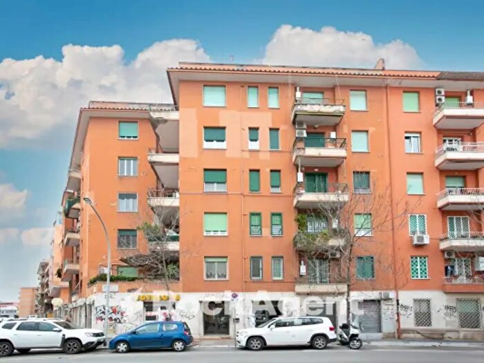 Appartamento bilocale in vendita in Via Genzano, Roma