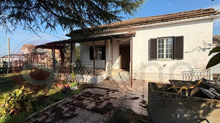 Casa con 6 locali in vendita in Via Torre del Duca Snc, Roccasecca